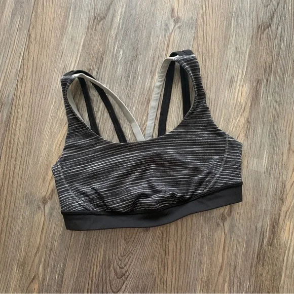 Lululemon Bra Size 4 - Picture 1 of 4
